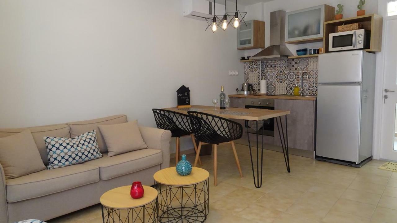 Elegant And Comfortable In The Center Apartment Ermoupoli