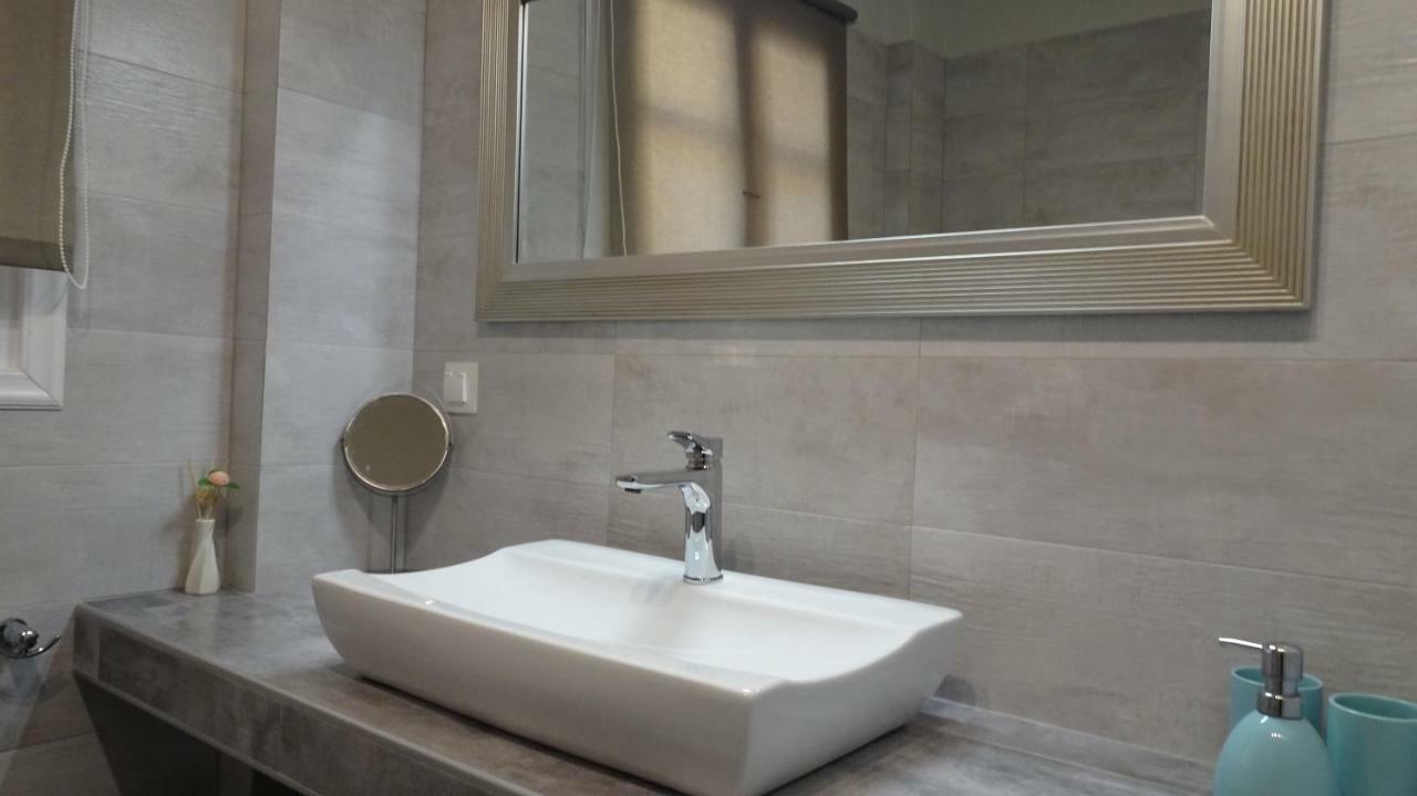 Apartment Elegant And Comfortable In The Center Ermoupoli